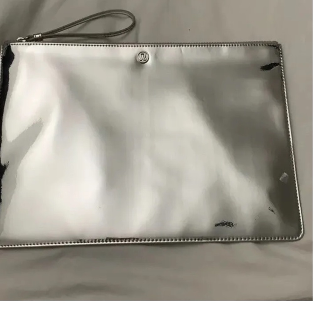 LULULEMON POUCH